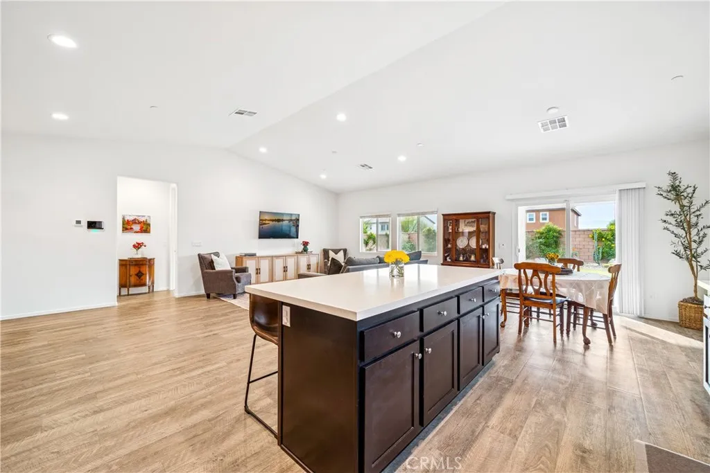 44229 Le Seine, Indio, California 92203 home-pic-9